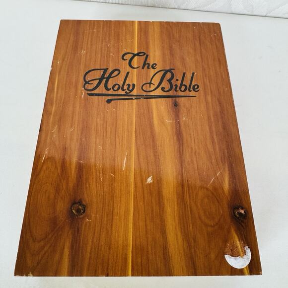 Holy Bible Memorial Edition Concordance KJV in Wooden Cedar Box - Picture 1 of 11